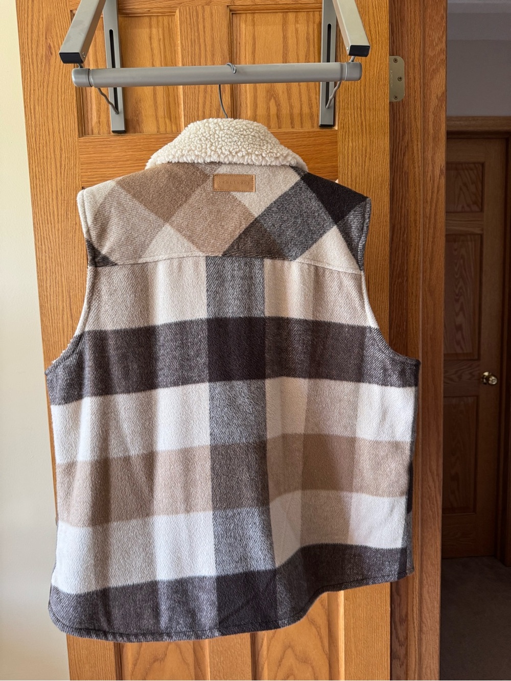 Sanctuary Women's Sherpa-Lined Plaid Zip Vest - Cream & Brown - Picture 2 of 3